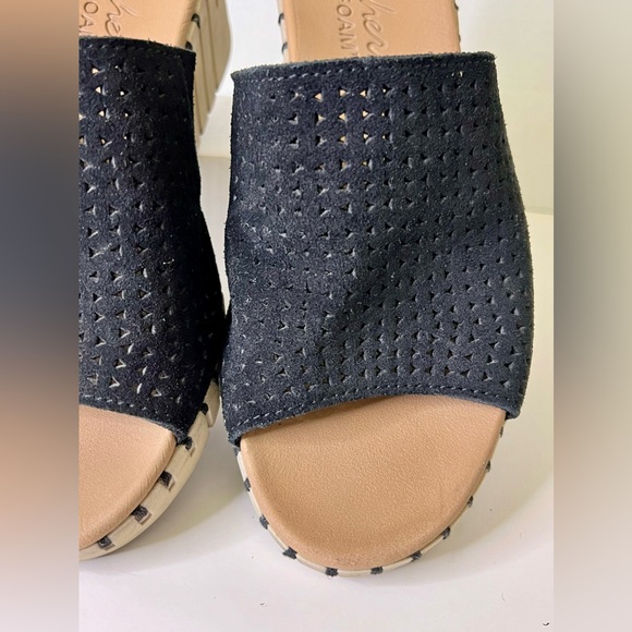 SKECHERS Women’s Luxe Foam Urban Escape Black Wedge Slide Heel Sandals Size 8 - Picture 4 of 6